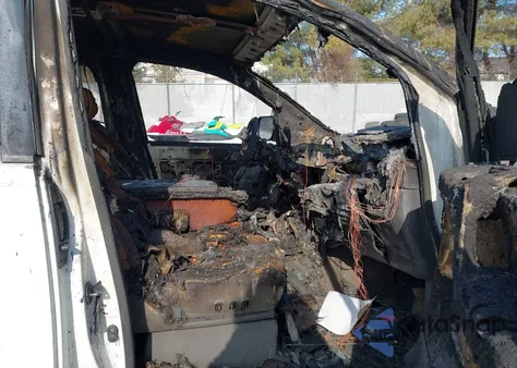 2005 Nissan Titan Le z USA, uszkodzony, nr VIN 1N6AA06A45N521831